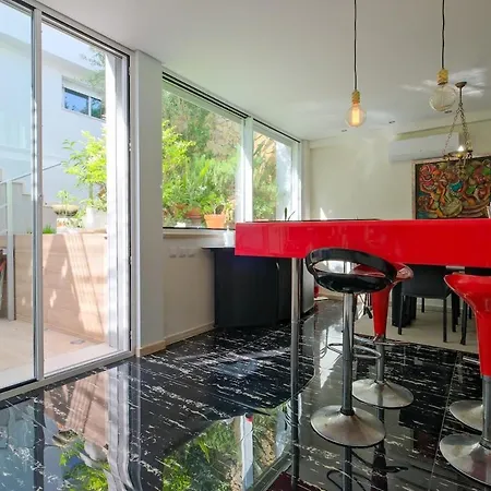 Elegant Guest With Hot Tub Full Shared *