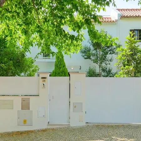 Elegant Guest With Hot Tub Full Shared Pansiyon Lisboa
